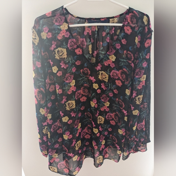 Rachel Roy Beautiful Floral V Neck Black Blouse Lace Sleeves Size 3X - Picture 7 of 8